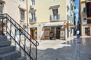 Split Palace Luxury Retreat