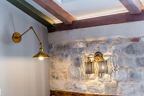 Split Palace Luxury Retreat