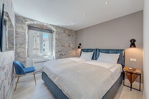 Split Palace Luxury Retreat