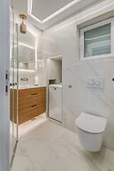 Split Palace Luxury Retreat