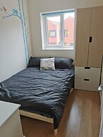 Entire 3 Bedroom House Manchester Free Parking
