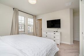 Ultimate 8 Bedroom Windsor At Westside Villa by Redawning