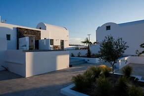 Oia Kissiri - private pool Villas