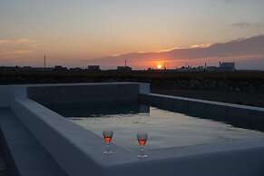 Oia Kissiri - private pool Villas