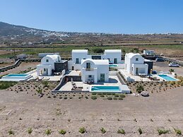 Oia Kissiri - private pool Villas