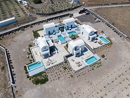 Oia Kissiri - private pool Villas