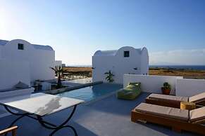 Oia Kissiri - private pool Villas