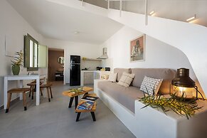 Oia Kissiri - private pool Villas