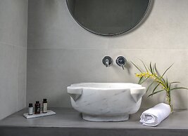 Oia Kissiri - private pool Villas