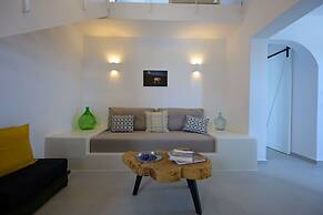 Oia Kissiri - private pool Villas