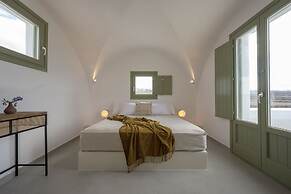 Oia Kissiri - private pool Villas