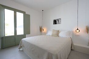 Oia Kissiri - private pool Villas