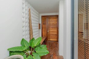 Lespalm Taraburi Pool Villa