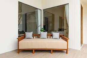 Lespalm Taraburi Pool Villa