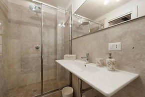 Shabby Loft In Colosseum