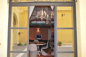 Shabby Loft In Colosseum