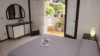 Spectacular Terraced Villa Near the sea With Private Garden, on Three 