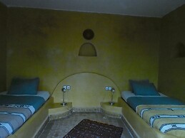 Safran Twin Room, Swimming Pool, Breakfast Included, Wifi