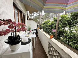 Bright Flat on the Mezzanine Floor - Beahost