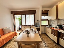 Bright Flat on the Mezzanine Floor - Beahost