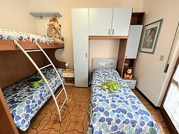 Bright Flat on the Mezzanine Floor - Beahost