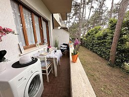 Bright Flat on the Mezzanine Floor - Beahost