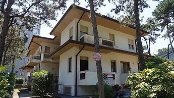 Bright Flat on the Mezzanine Floor - Beahost