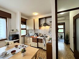 Bright Flat on the Mezzanine Floor - Beahost