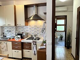 Bright Flat on the Mezzanine Floor - Beahost