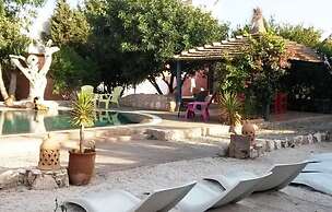 Welcome to Grenadine Double Bedroom and Spacious Garden With Swimming 