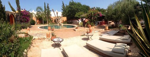 Welcome to Grenadine Double Bedroom and Spacious Garden With Swimming 