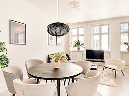 Sanders City - Nimble 1 Bdr Apt In the Capital