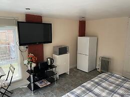 A Furnished Ensuite Apartment for Rent in Patchway