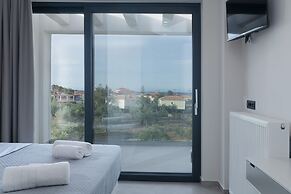 Dionisos Luxury Suites