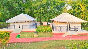 Bundela Bandhavgarh by Octave