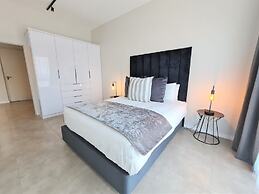 MINT Apartments Greenside