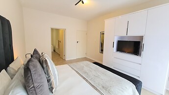 MINT Apartments Greenside