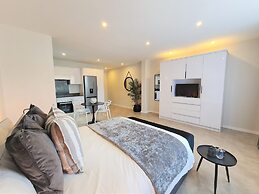 MINT Apartments Greenside