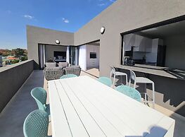 MINT Apartments Greenside