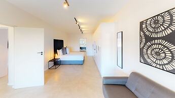 MINT Apartments Greenside