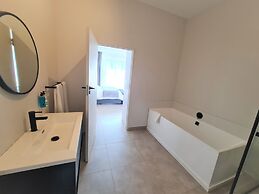 MINT Apartments Greenside