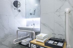 Clocks Hotel Tbilisi