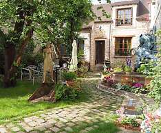 Besharat Gallery & Museum