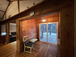Brookside Hideaway, Brook Road Inn