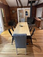 Brookside Hideaway, Brook Road Inn