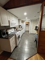 Brookside Hideaway, Brook Road Inn