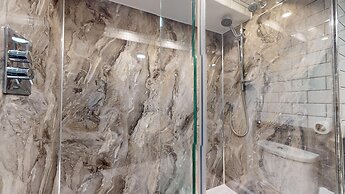 Beautiful Georgian Duplex