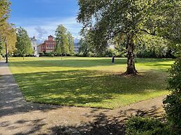 Beautiful Georgian Duplex
