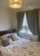 2 bed Close to Leeds City new Built Free Parking