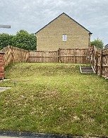2 bed Close to Leeds City new Built Free Parking